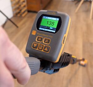 Telescopic handle moisture meter